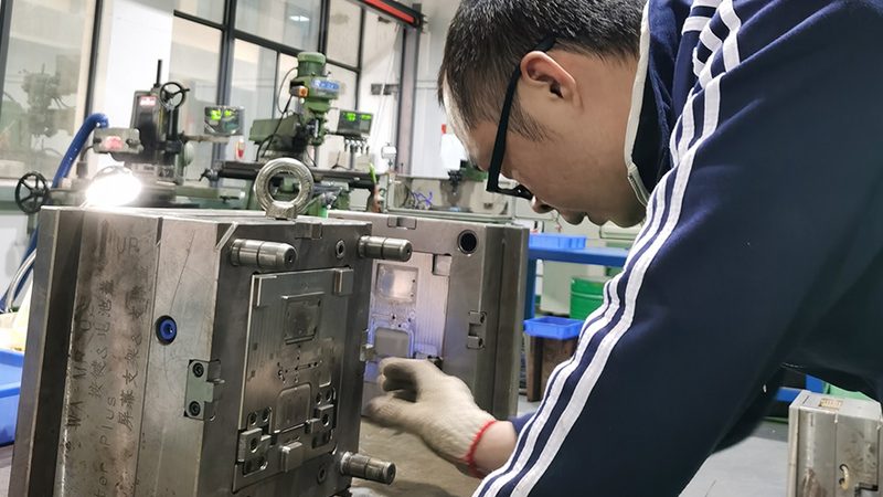 汽车模具批发价格，如何精准把握？**